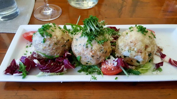 Herzhafte-Kn-del-mit-Weinbegleitung